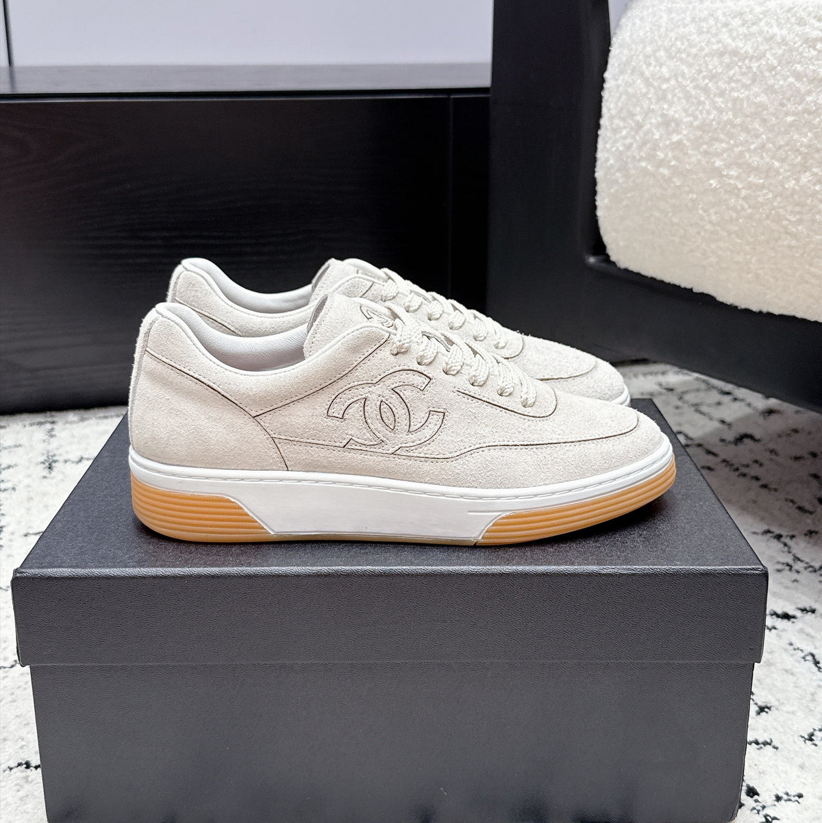 CC 26S Logo Sneakers 3.5cm Off White Suede 109955