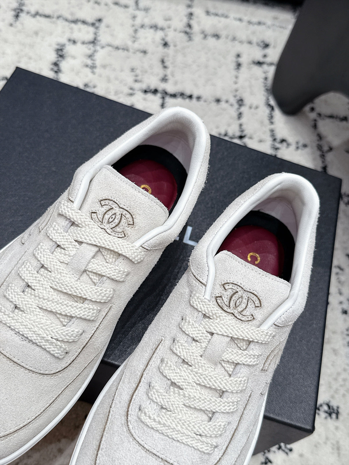 CC 26S Logo Sneakers 3.5cm Off White Suede 109955