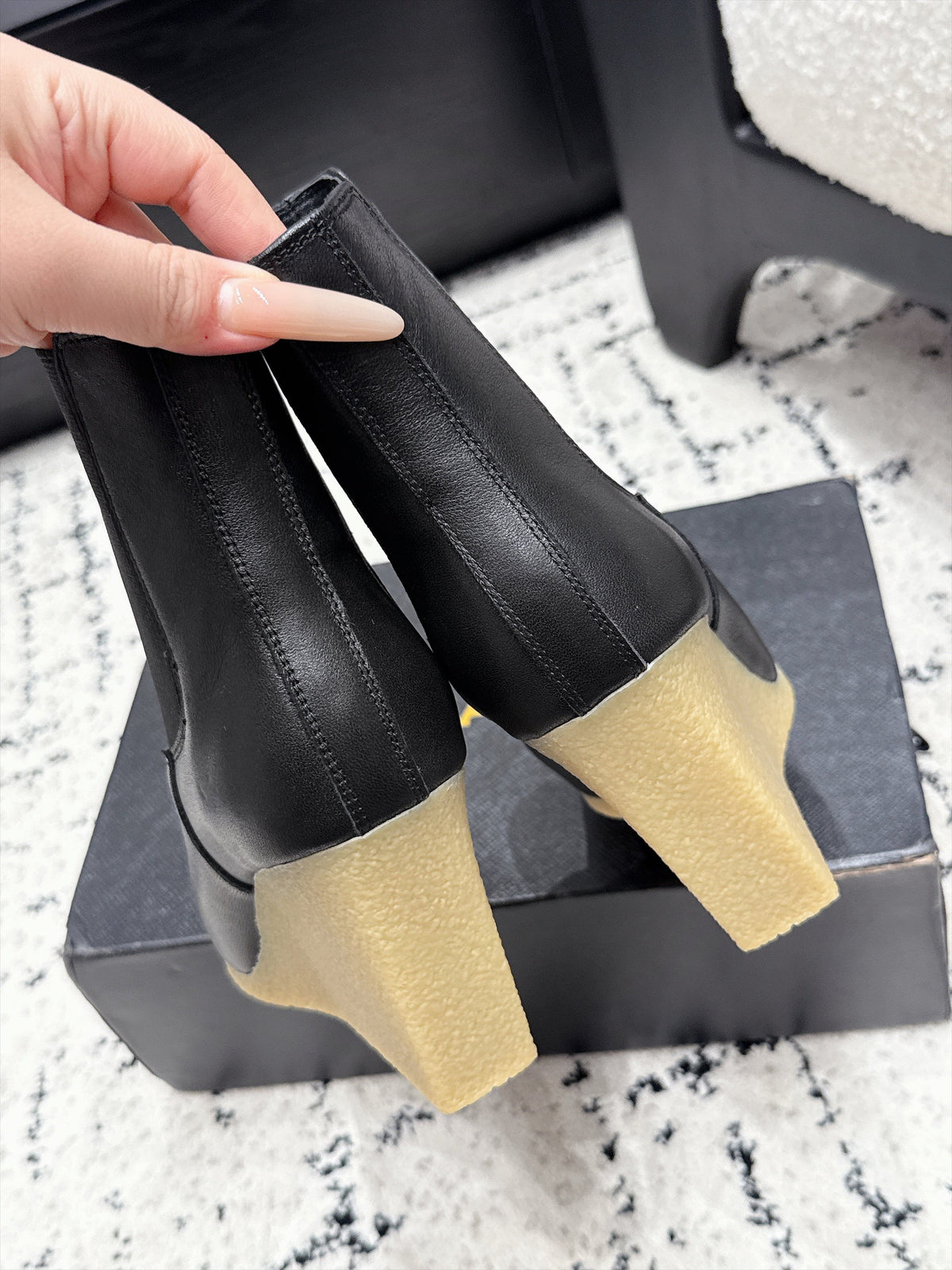Alaia 26s Wedge Chelsea Boots 9cm Black Leather 194437