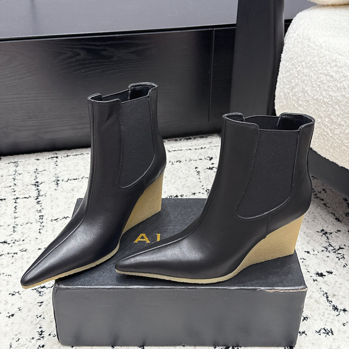 Alaia 26s Wedge Chelsea Boots 9cm Black Leather 194437