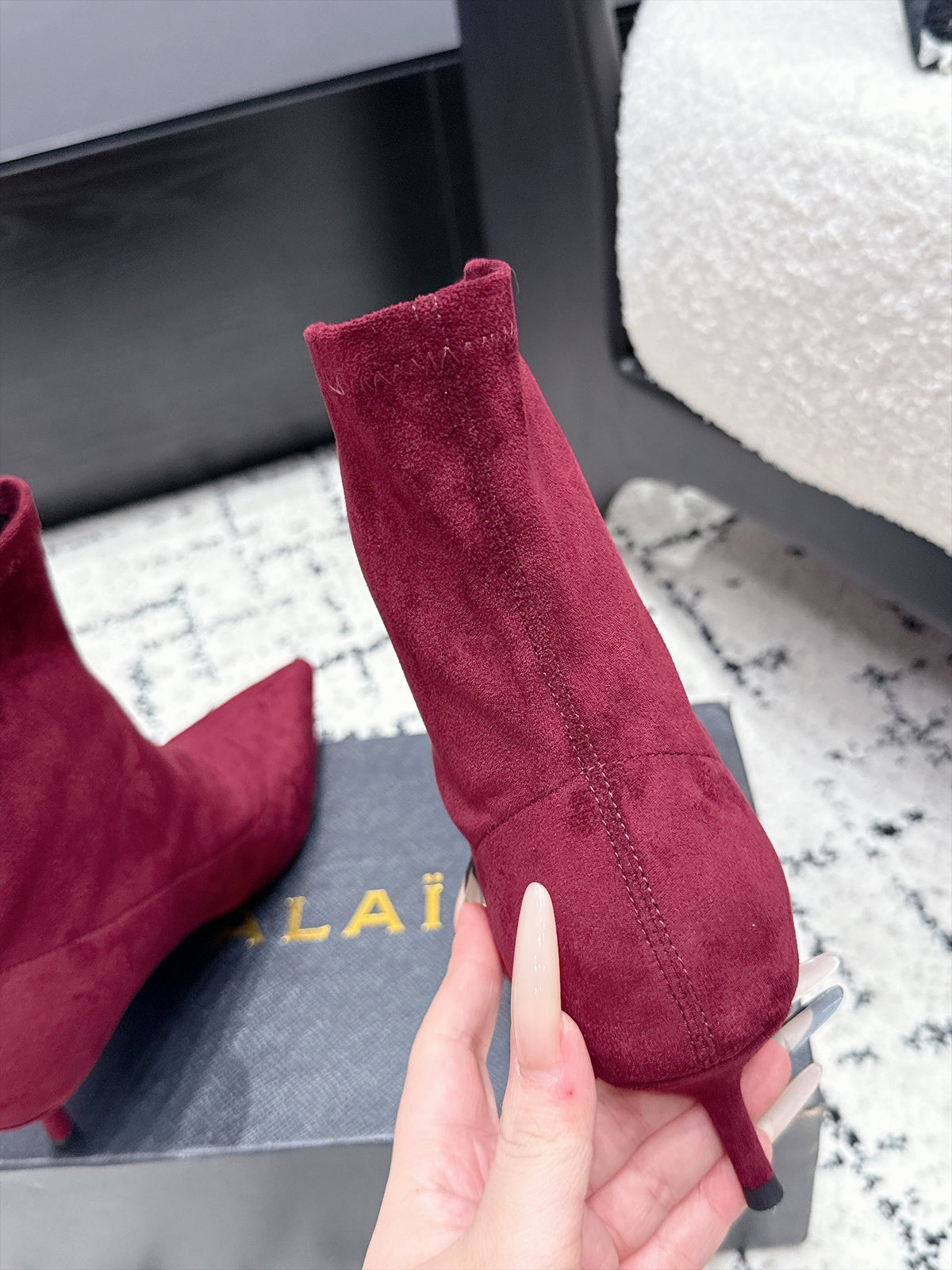 Alaia 26s Ankle Boots 5.5cm Burgundy Suede 194431