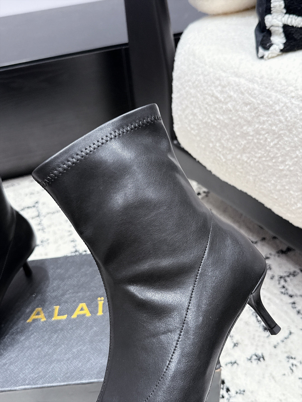 Alaia 26s Ankle Boots 5.5cm Black Leather 194434