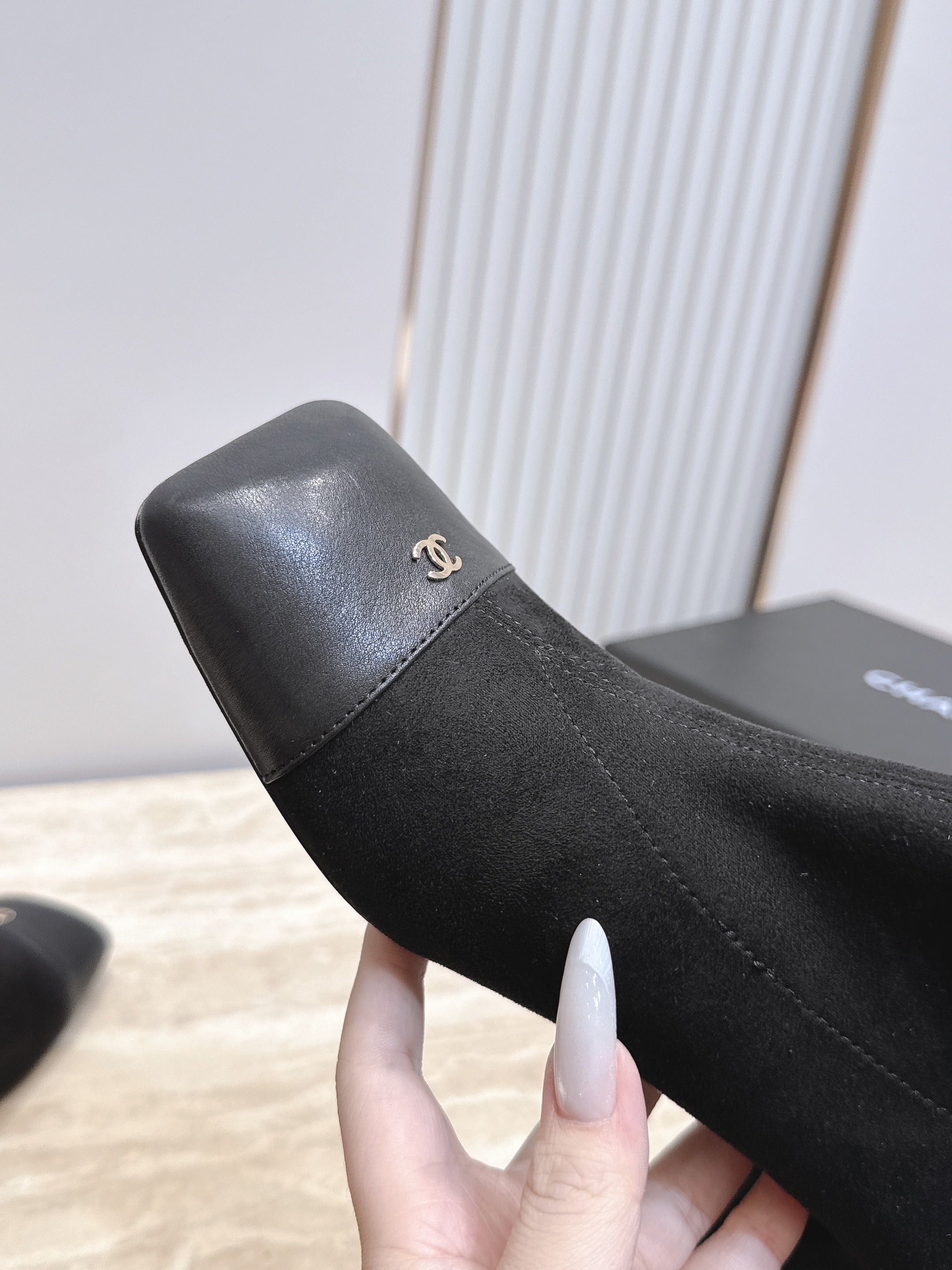 CC Suede Cap-Toe Ankle Boots Black Leather Suede 954085