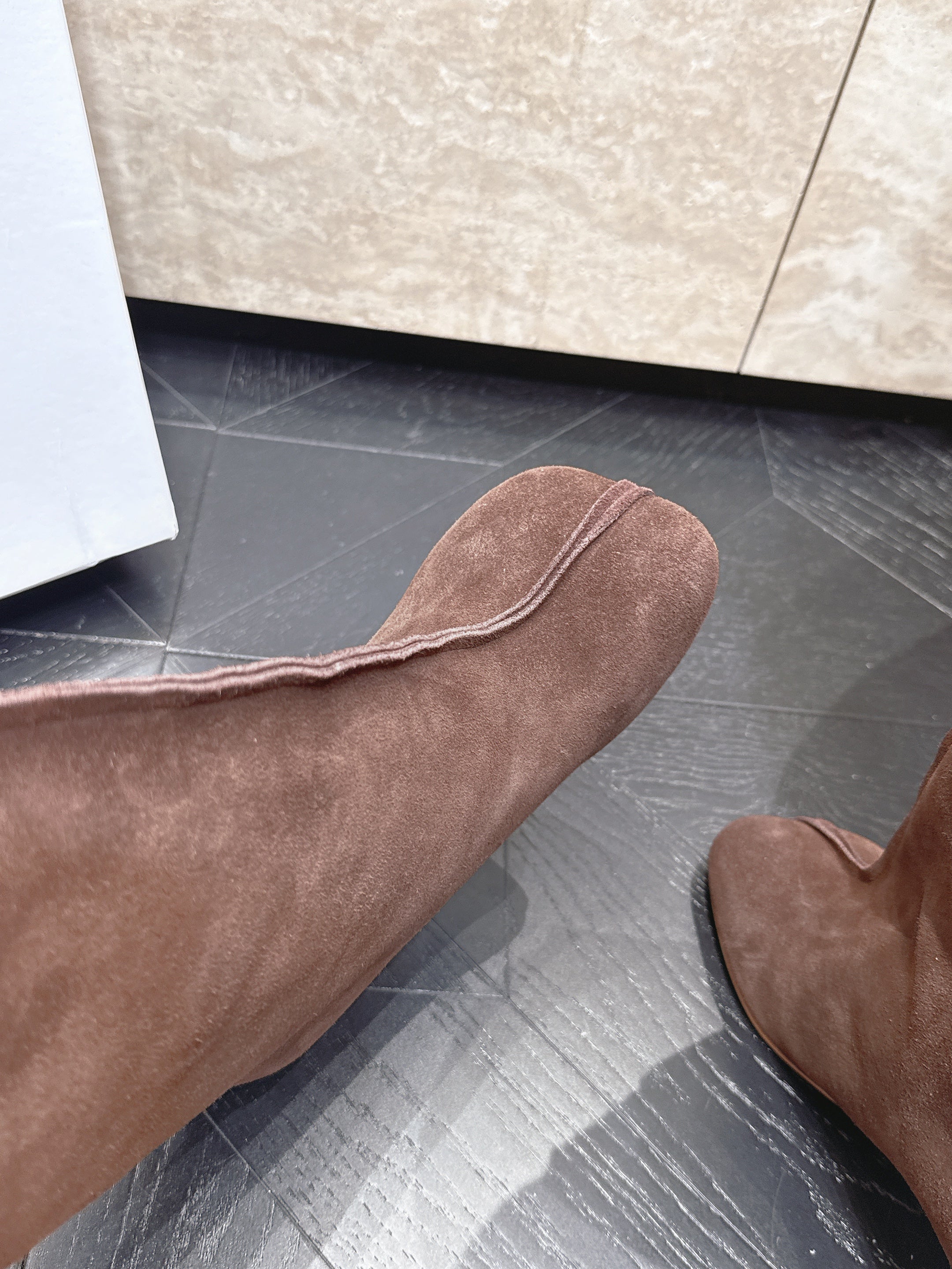 MM6 Anatomic Slip-on Boots 7cm Brown Suede 954406