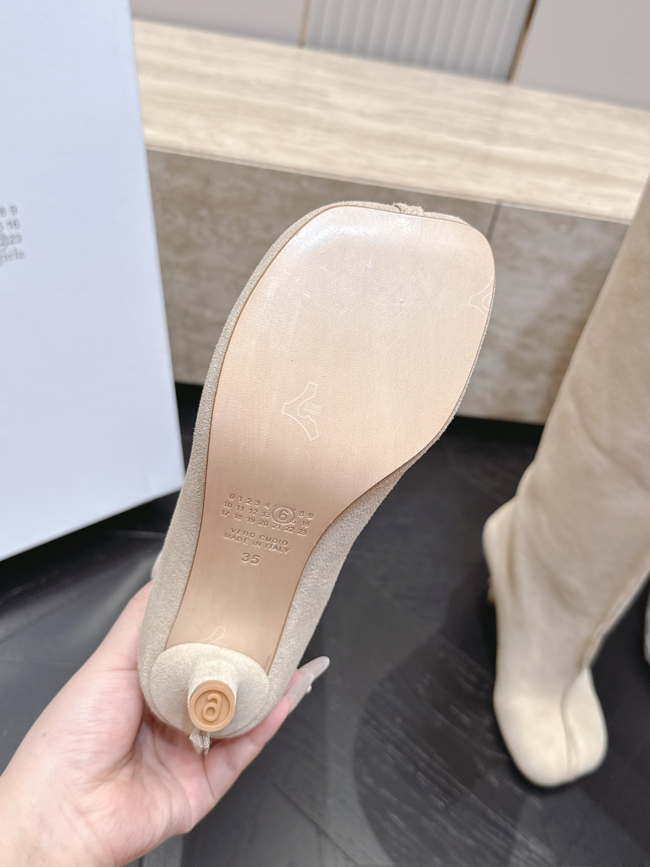 MM6 Anatomic Slip-on Boots 7cm Cream Suede 954407