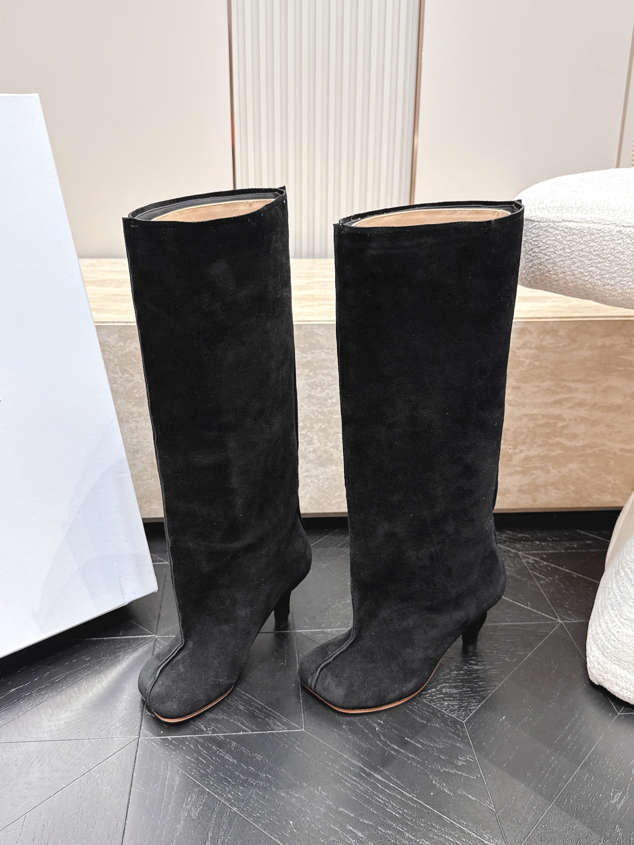 MM6 Anatomic Slip-on Boots 7cm Black Suede 954408