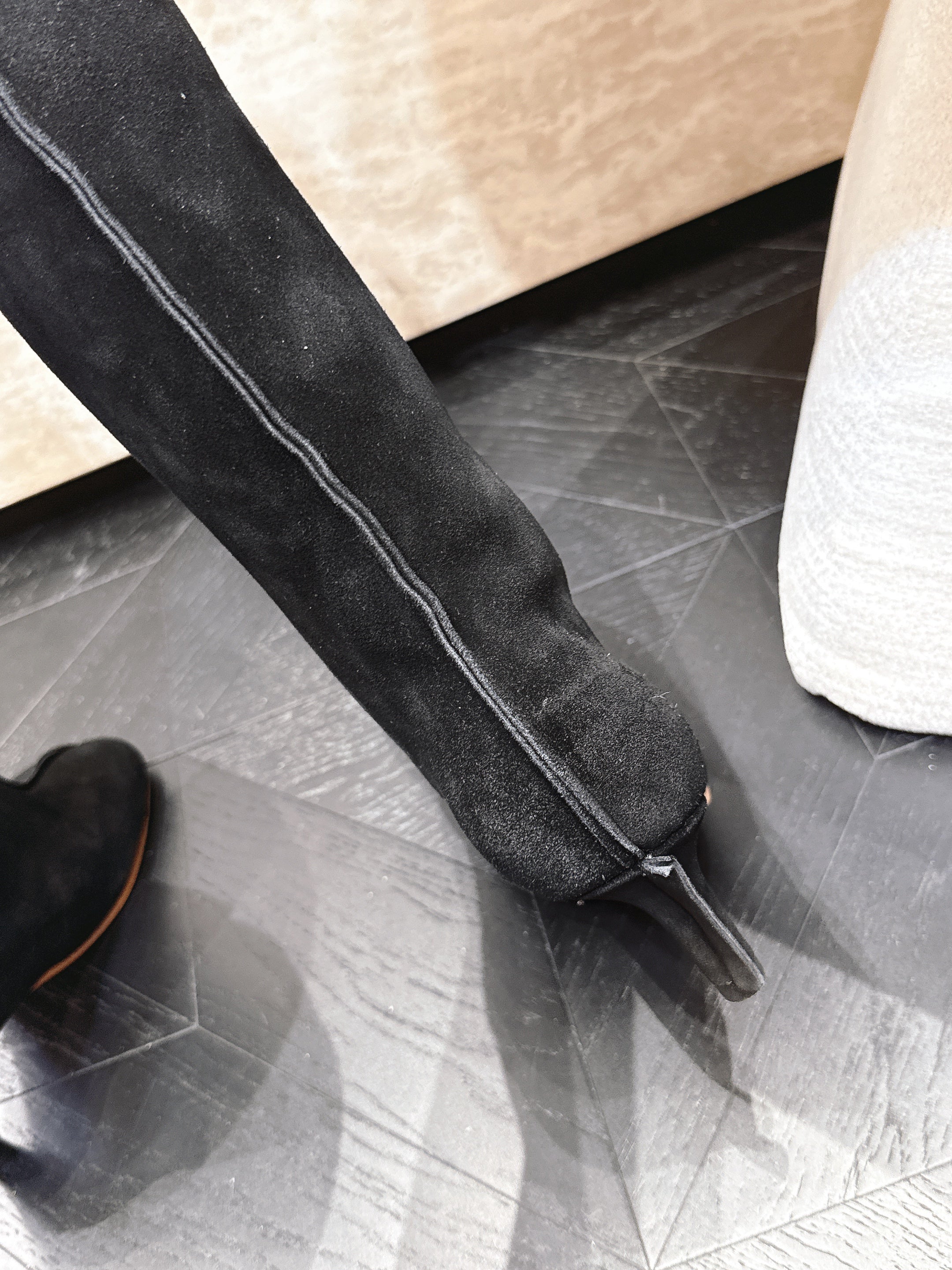 MM6 Anatomic Slip-on Boots 7cm Black Suede 954408