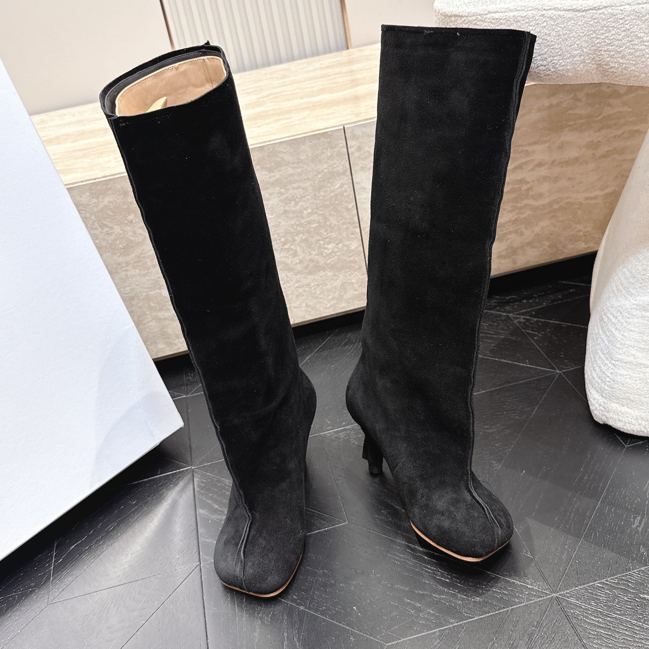 MM6 Anatomic Slip-on Boots 7cm Black Suede 954408