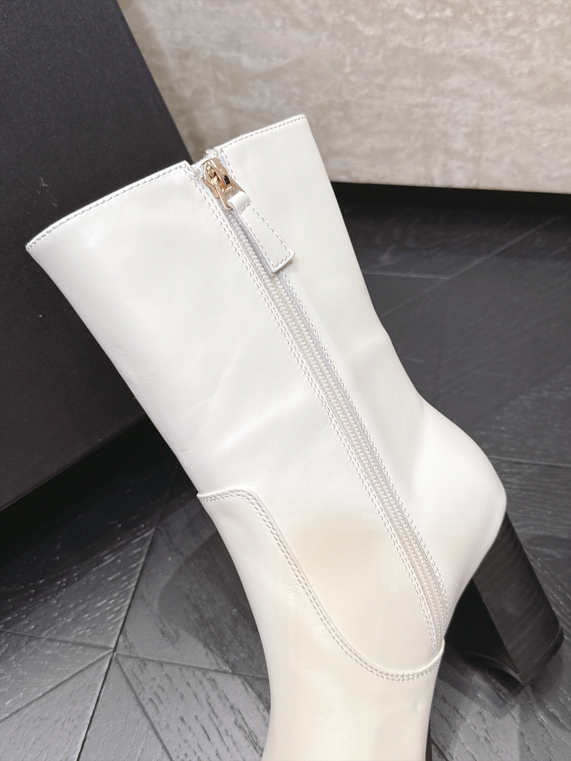 CC Autumn/Winter 2026 Ankle Boots 7cm White Calfskin 954125