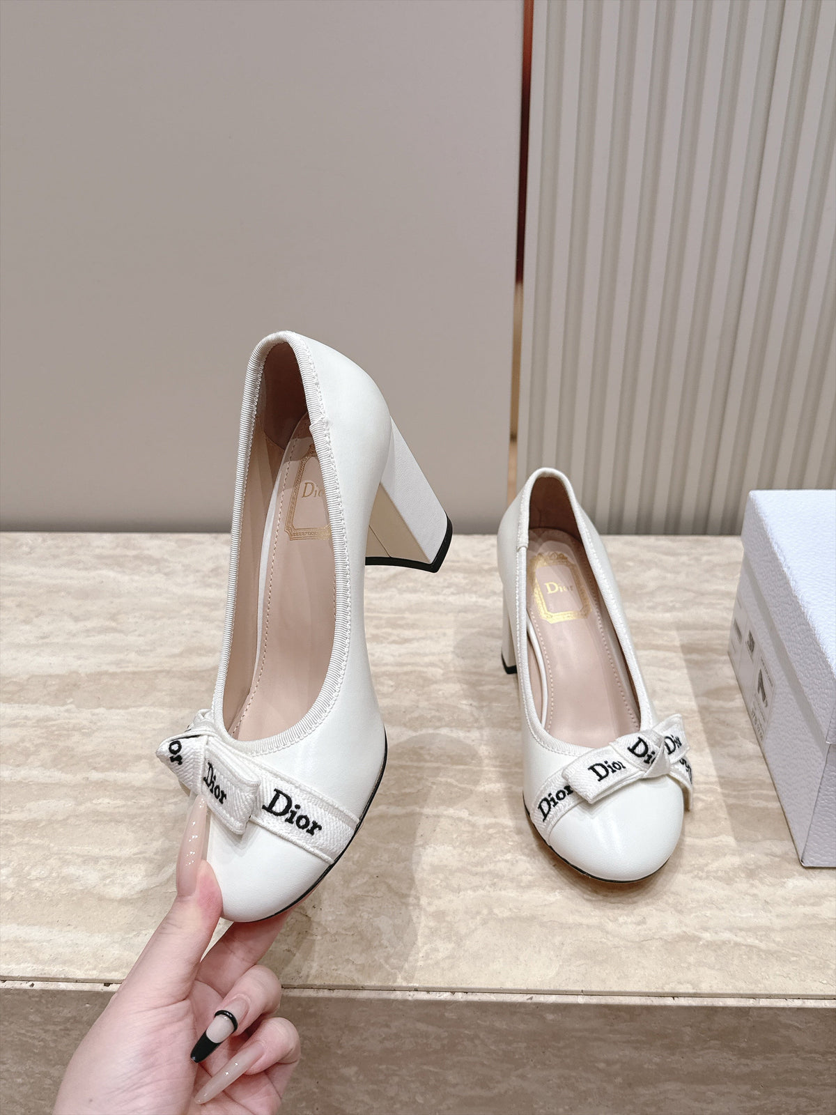 CD 26s Block Heel Pumps 7cm Off White Leather 121650