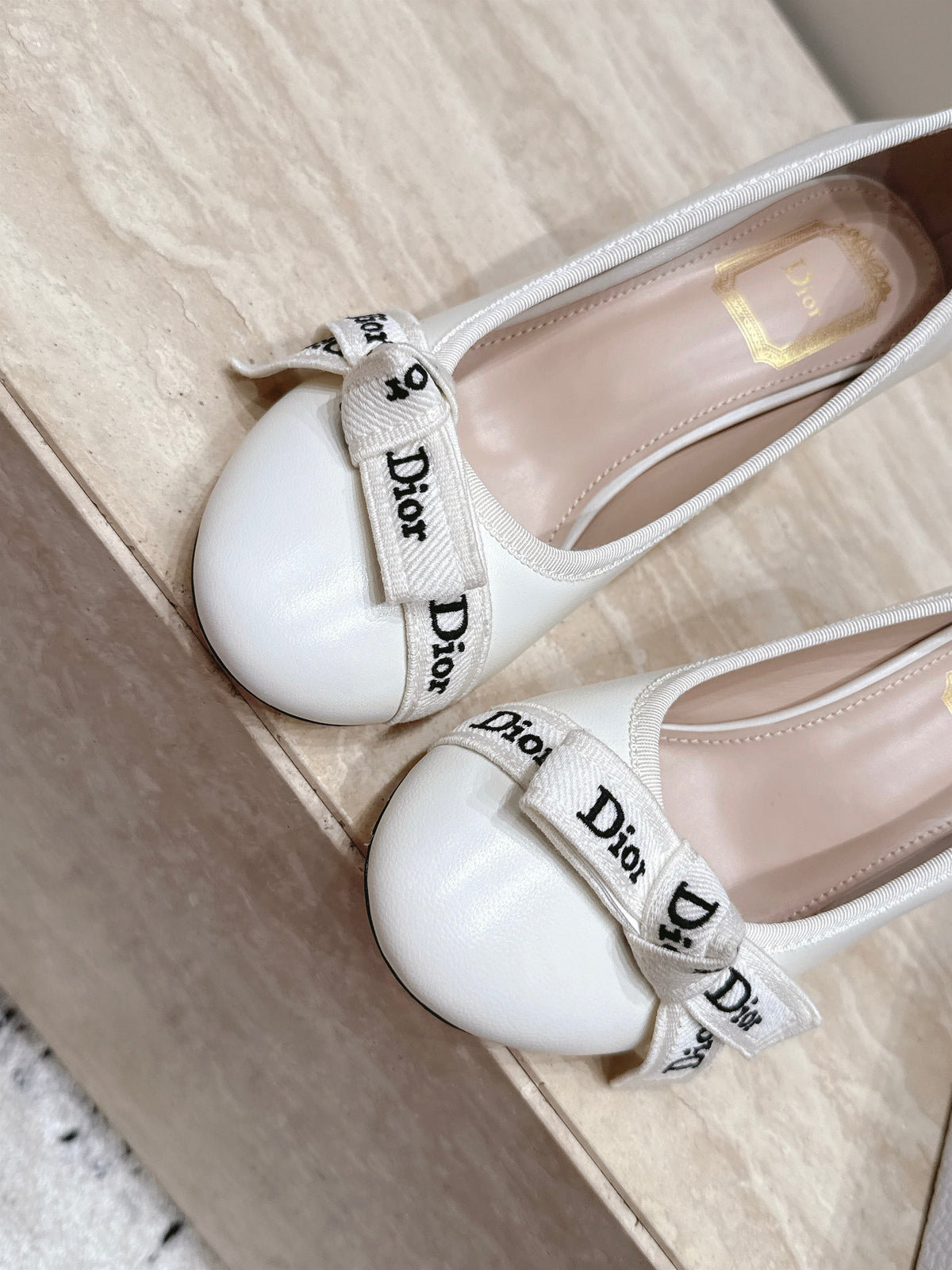 CD 26s Block Heel Pumps 7cm Off White Leather 121650