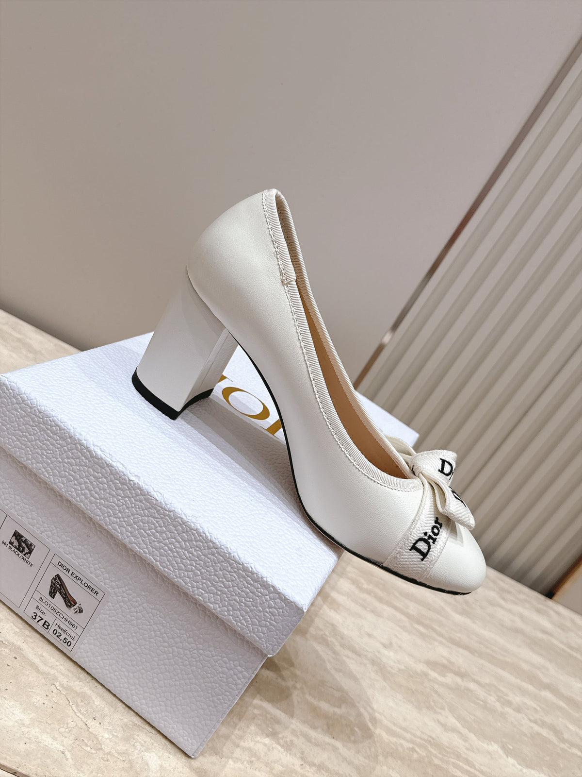 CD 26s Block Heel Pumps 7cm Off White Leather 121650