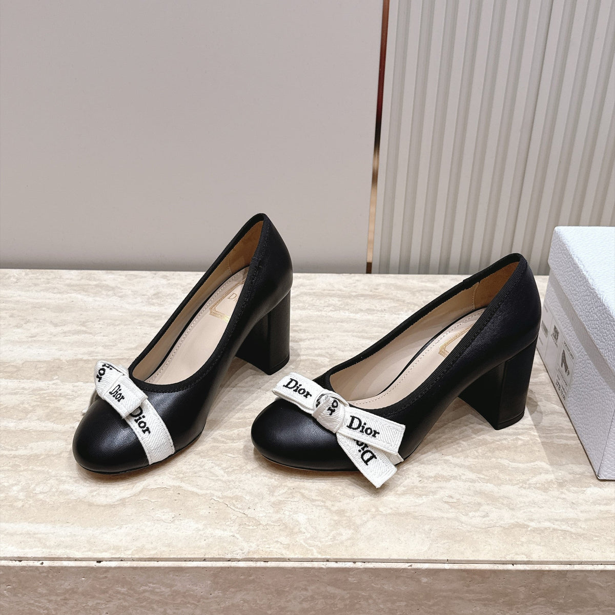 CD 26s Block Heel Pumps 7cm Black Leather 121652