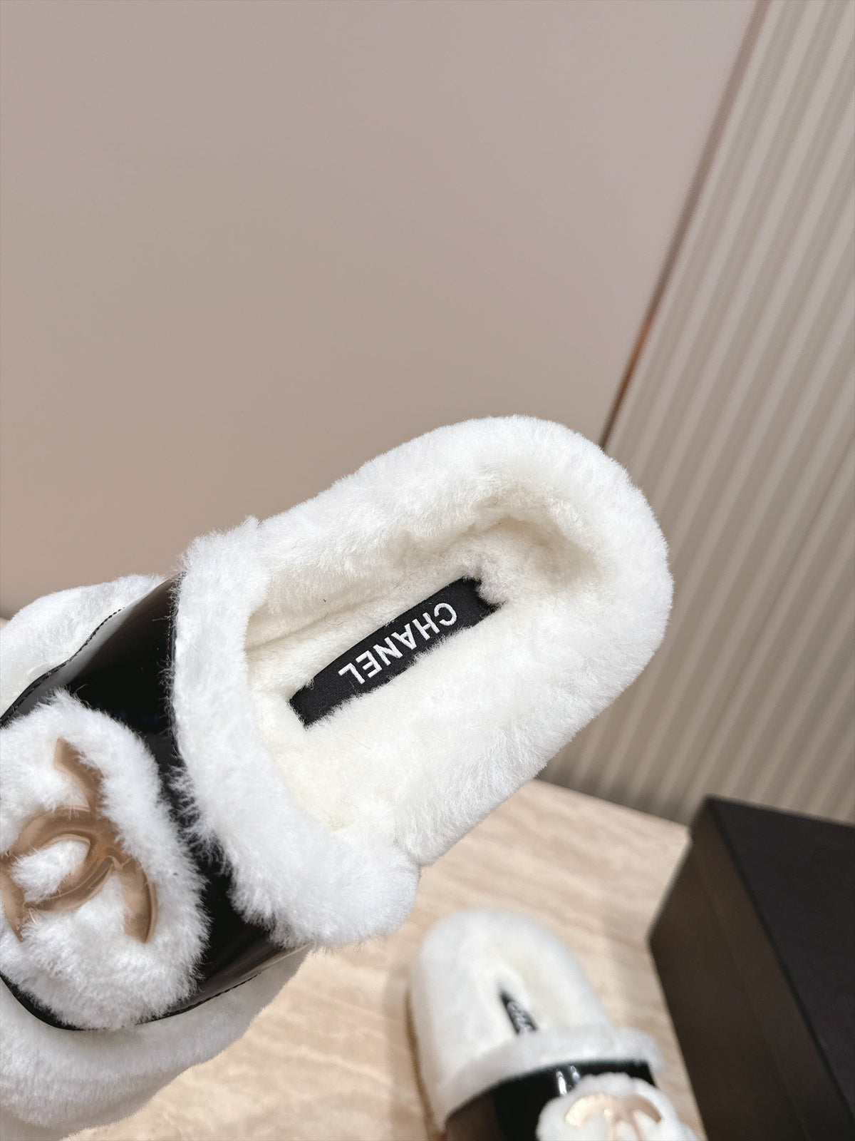 CC 26s Shearling Slides 2cm White Fur 121625