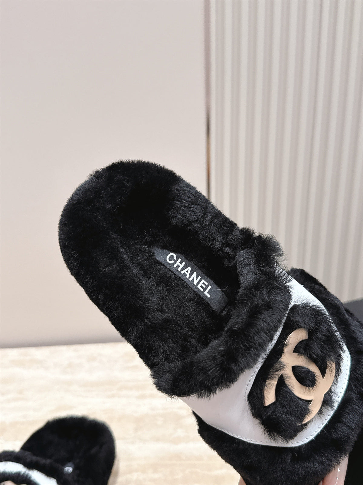 CC 26s Shearling Slides 2cm Black Fur 121627