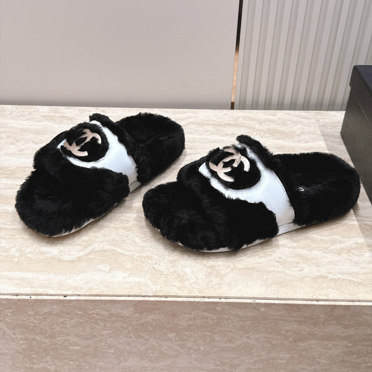 CC 26s Shearling Slides 2cm Black Fur 121627