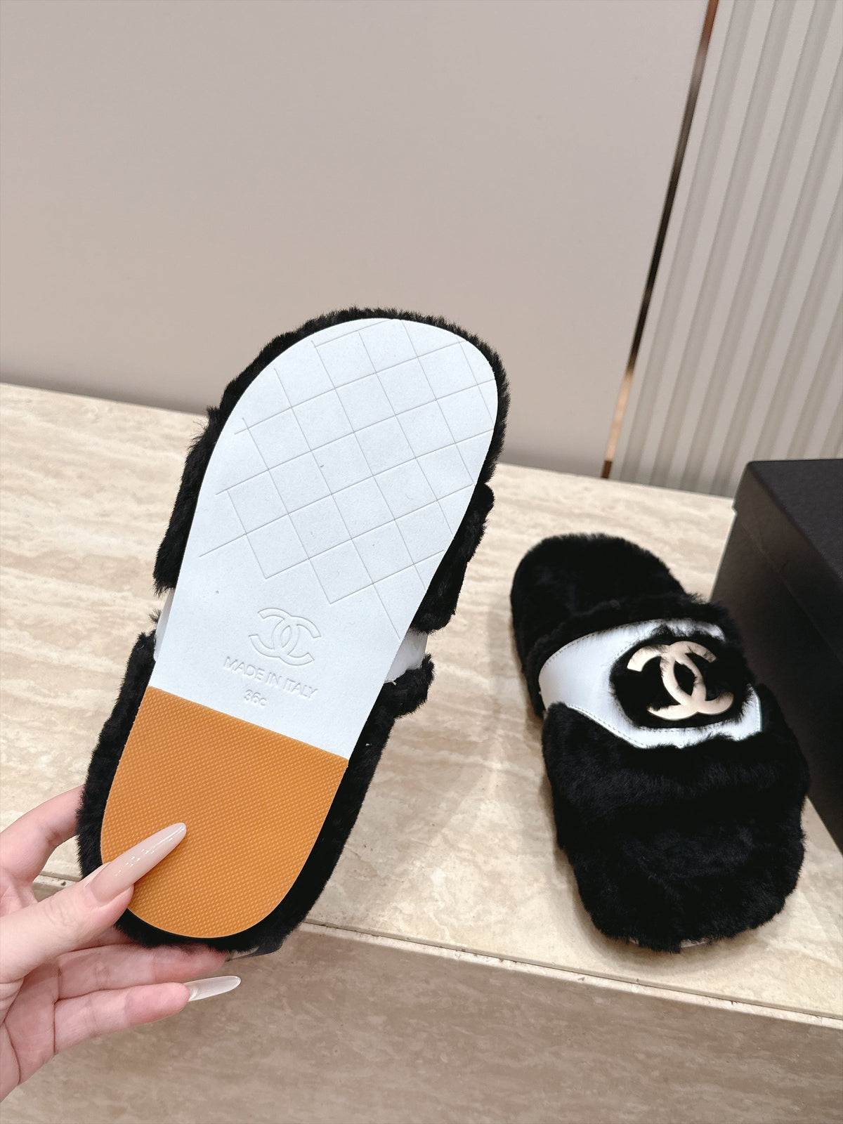 CC 26s Shearling Slides 2cm Black Fur 121627