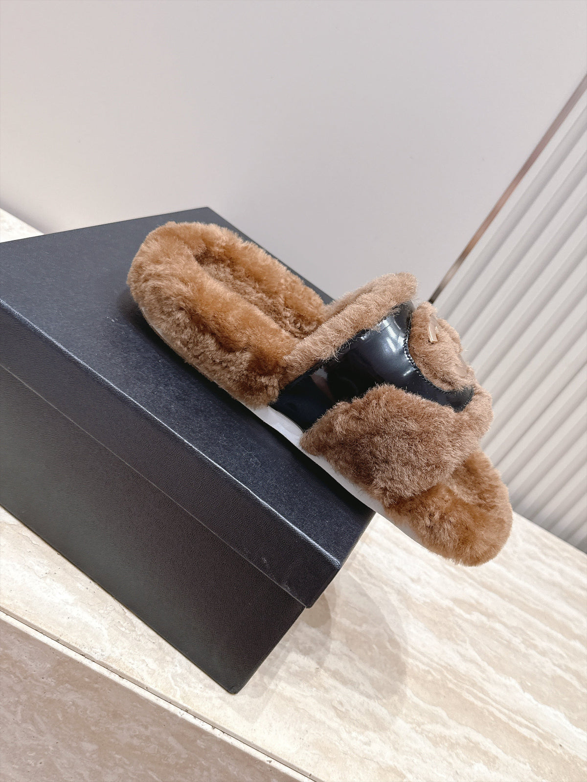 CC 26s Shearling Slides 2cm Brown Fur 121628