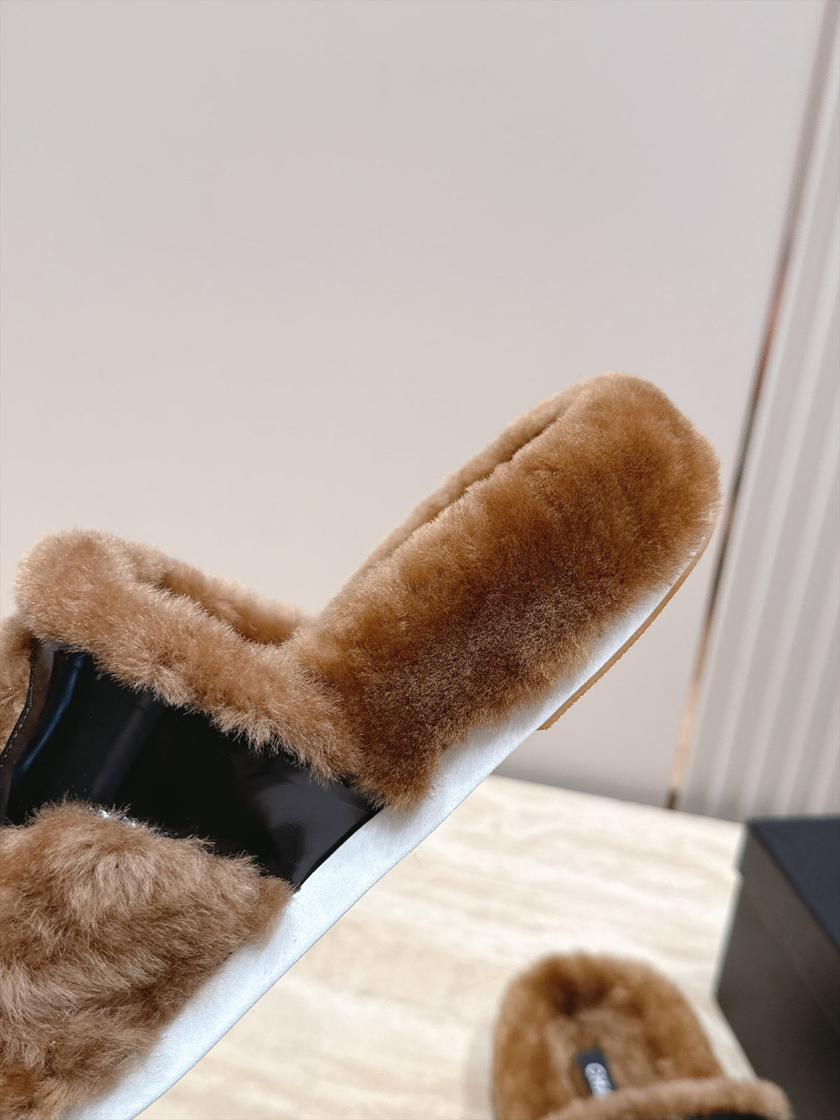 CC 26s Shearling Slides 2cm Brown Fur 121628
