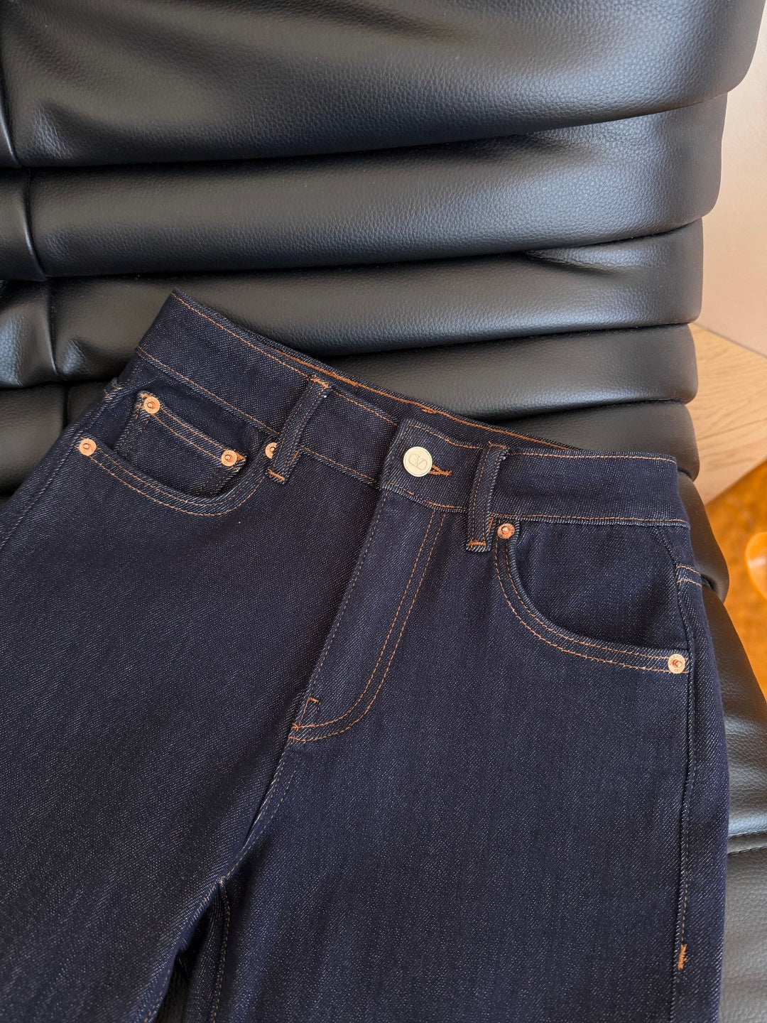 VT 26s Double V-Neck Metallic Flared Jeans 424359