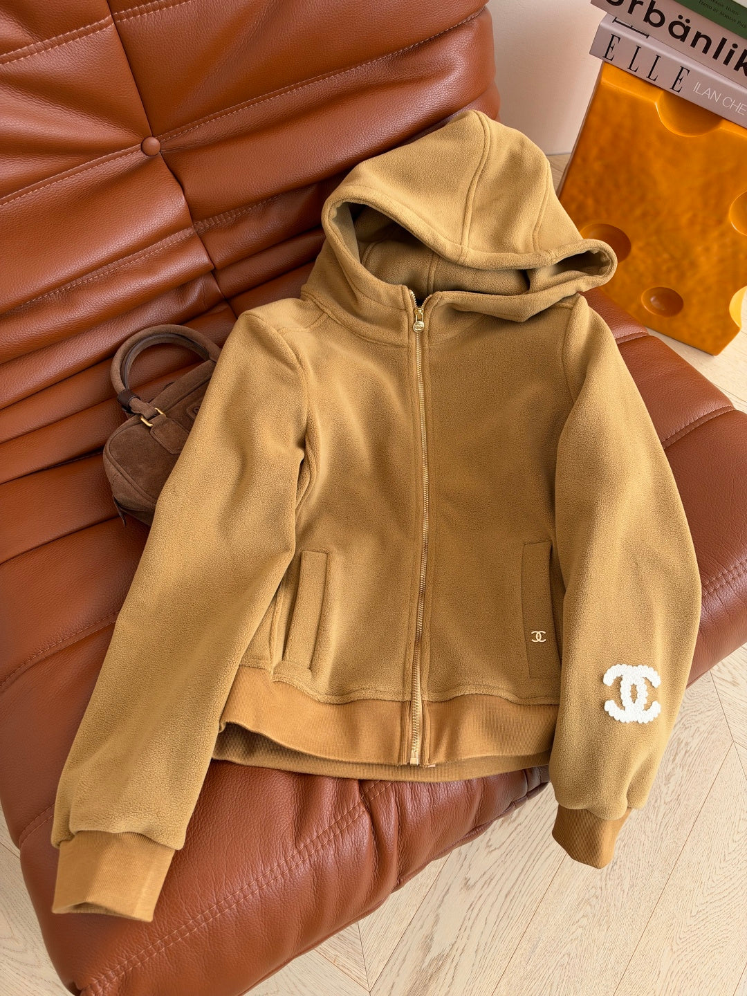 Chanel 26s CC Logo Fleece Zip-Up Hoodie Sweatsuit Black Camel 445020