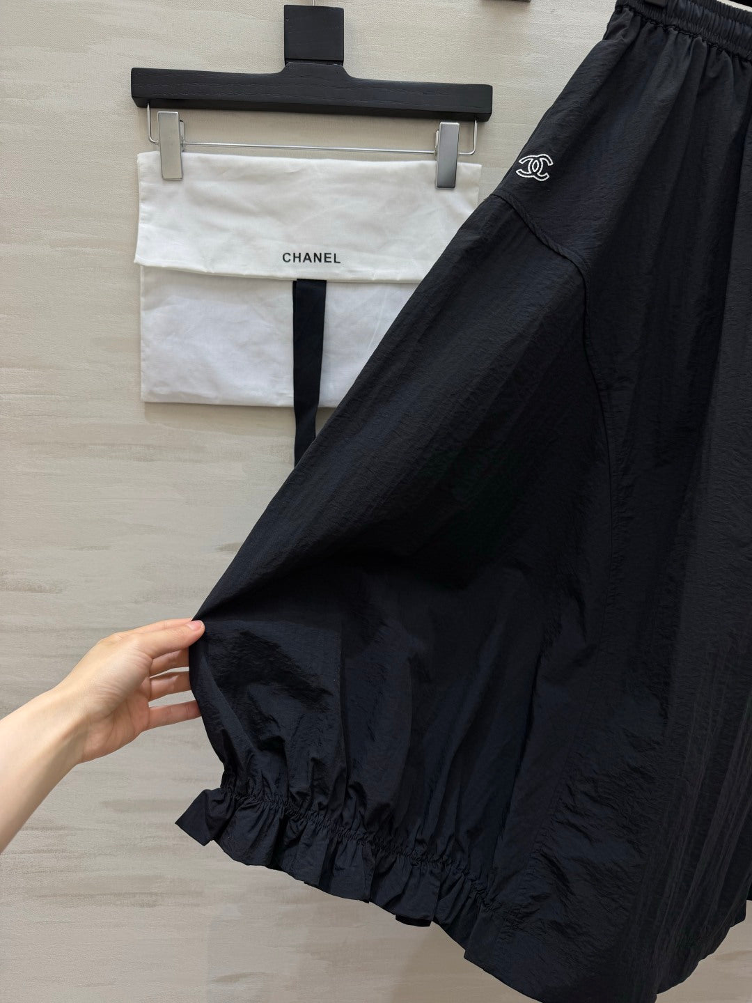 CC 26s Tulip Midi Skirt Black Linen 398836