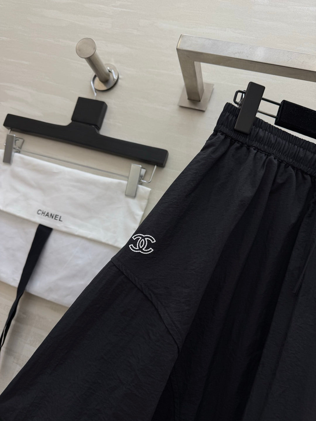 CC 26s Tulip Midi Skirt Black Linen 398836