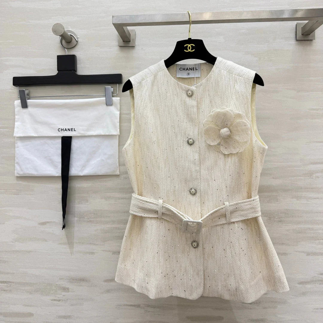 Chanel 2026 Vest Off-white Tweed 408524