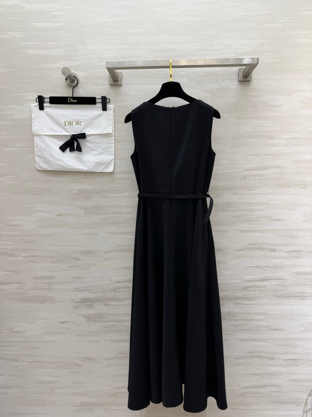 CD 26s Mid-Length Flared Dress Belt Black Wool and Silk Shantung 414143