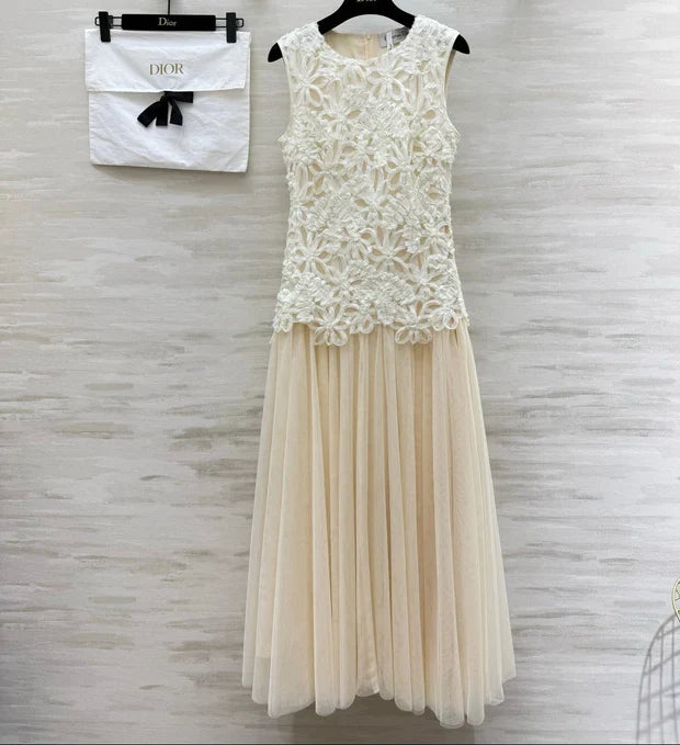Dior 2026 Heavy-duty 3D Floral Sleeveless Maxi Dress Cream Lace Cotton 412117