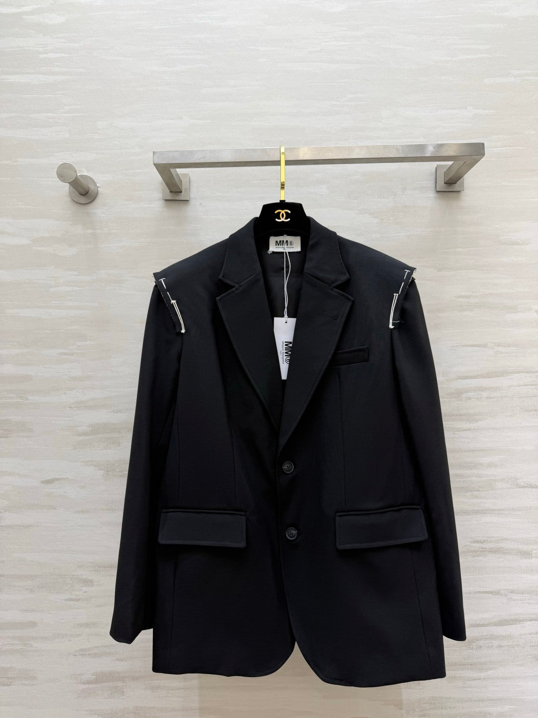 MM6 26S Black Deconstructed Detachable Sleeve Blazer 428155