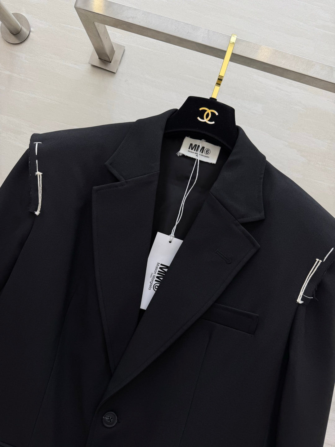 MM6 26S Black Deconstructed Detachable Sleeve Blazer 428155