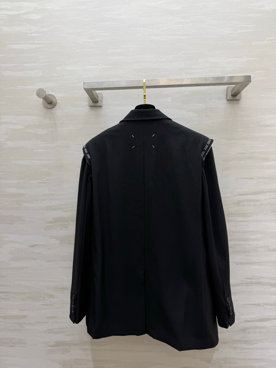 MM6 26S Black Deconstructed Detachable Sleeve Blazer 428155