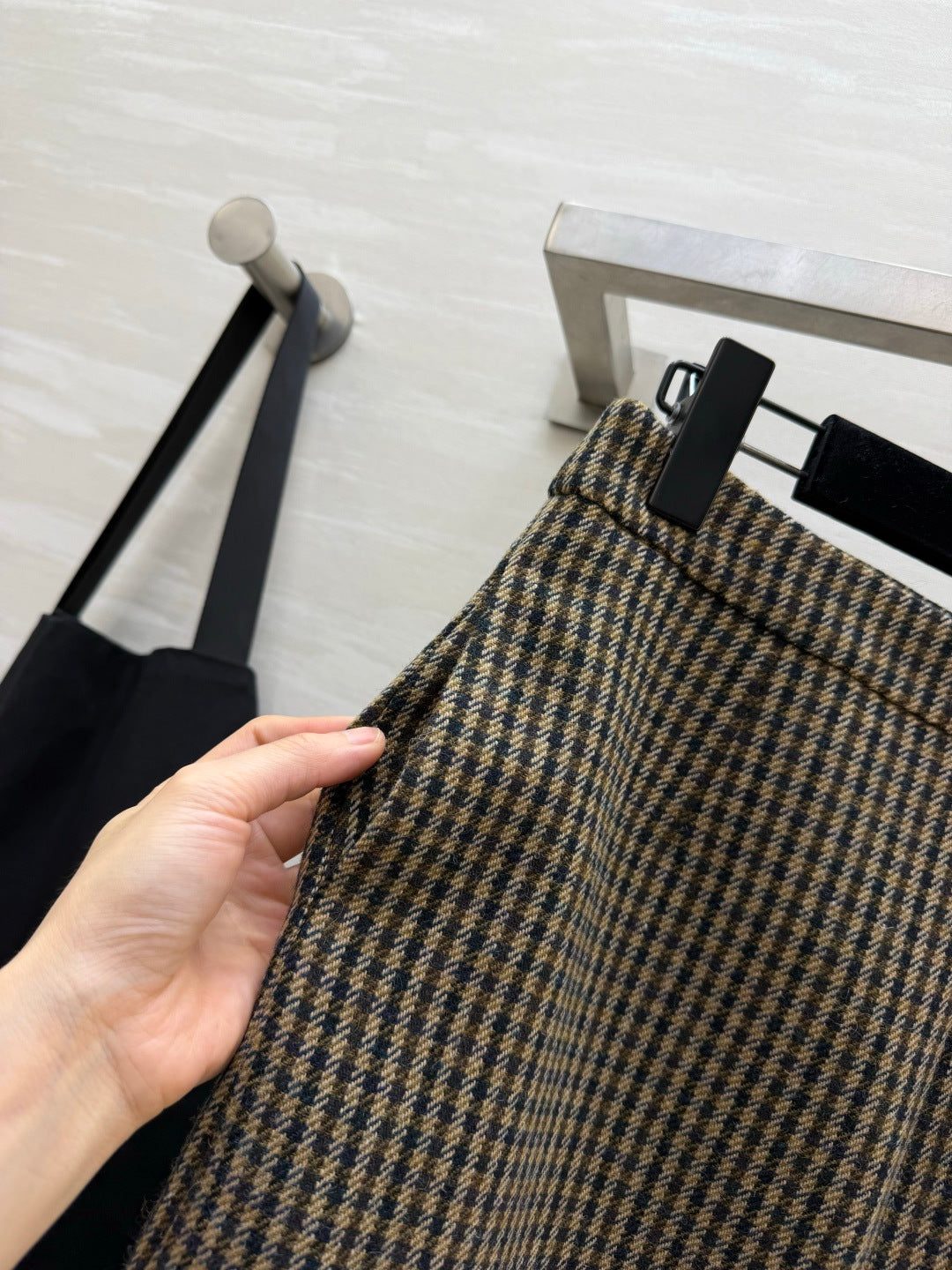 YSL 26s Houndstooth Front-Slit Wool Pencil Skirt Taupe 438810