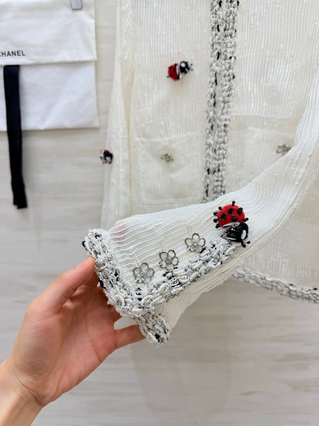 CC 26A Ladybug Jacket White Tweed 441624
