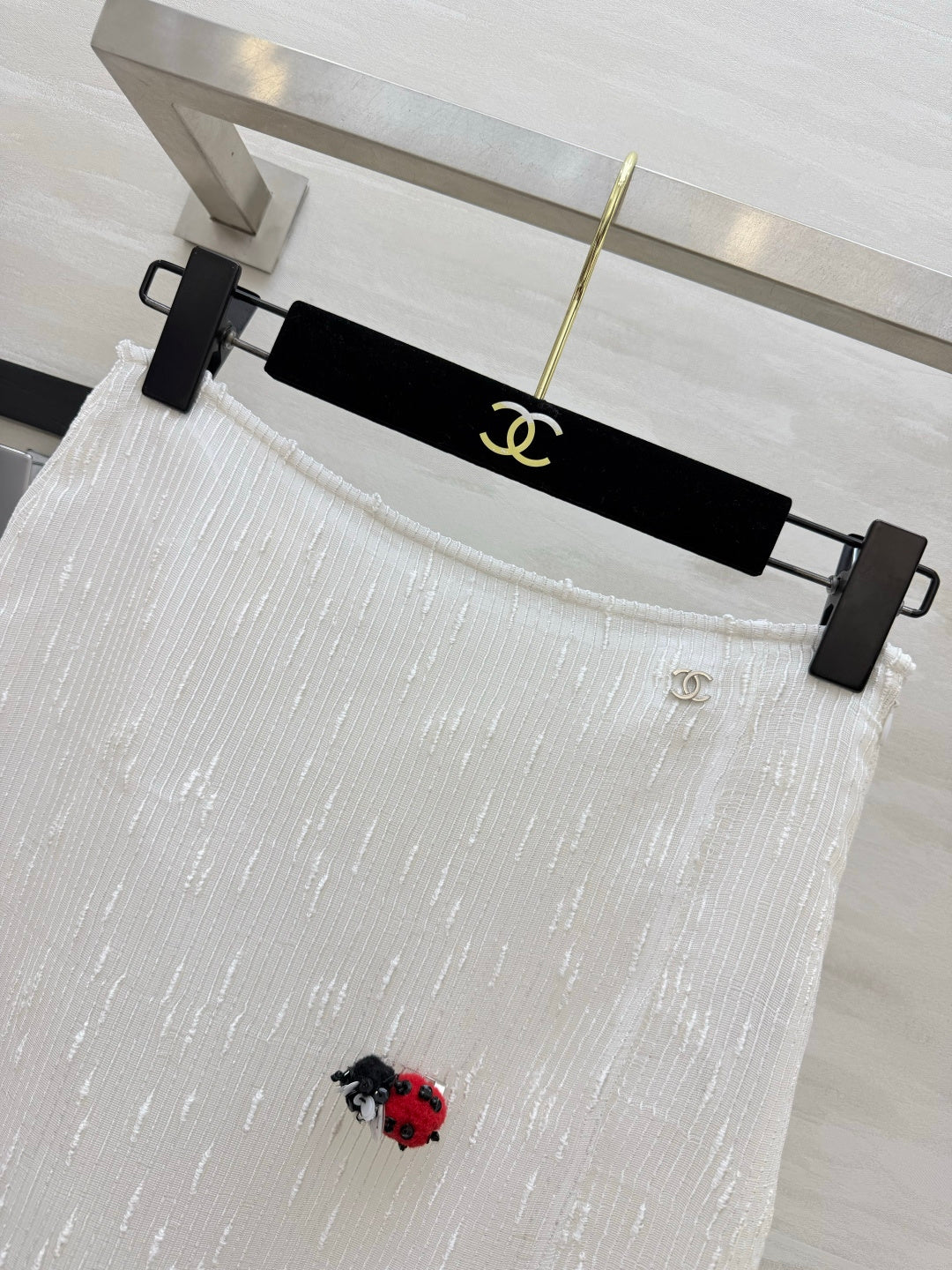 CC 26A Ladybug Skirt White Tweed 441620