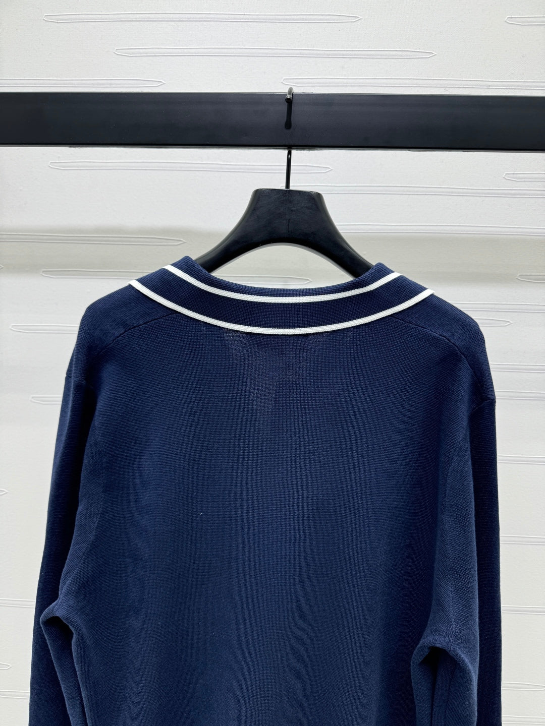 Gucci V-Neck Long-Sleeve Knit Sweater 274823