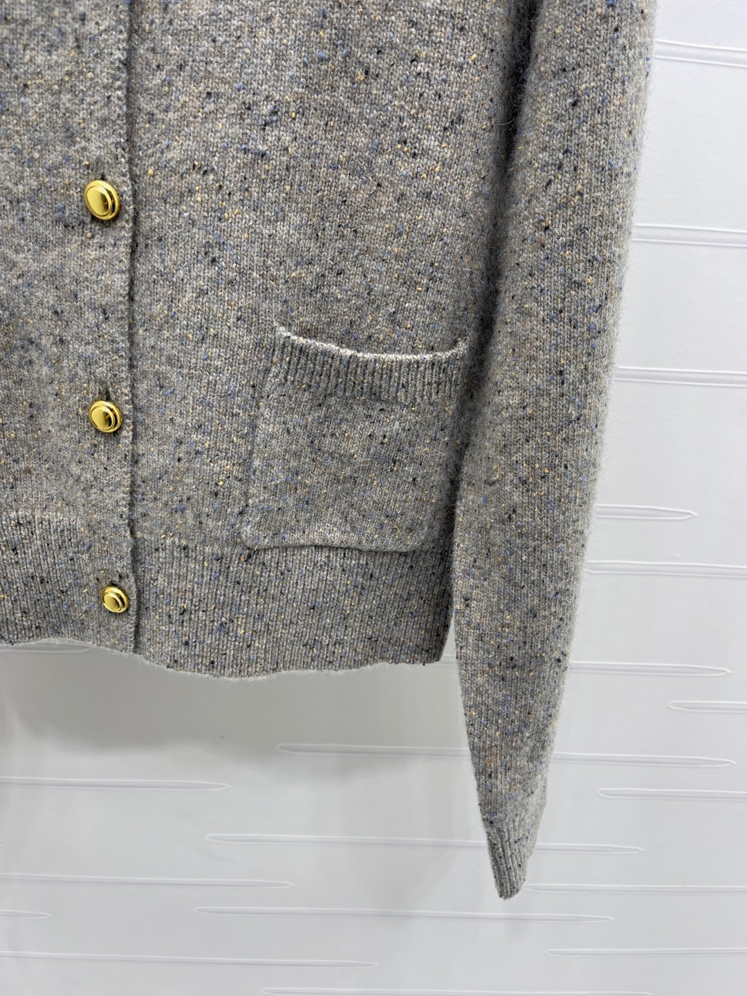 Miu 26s Neck Long-Sleeved Cardigan Milk Grey Cashemere 415894