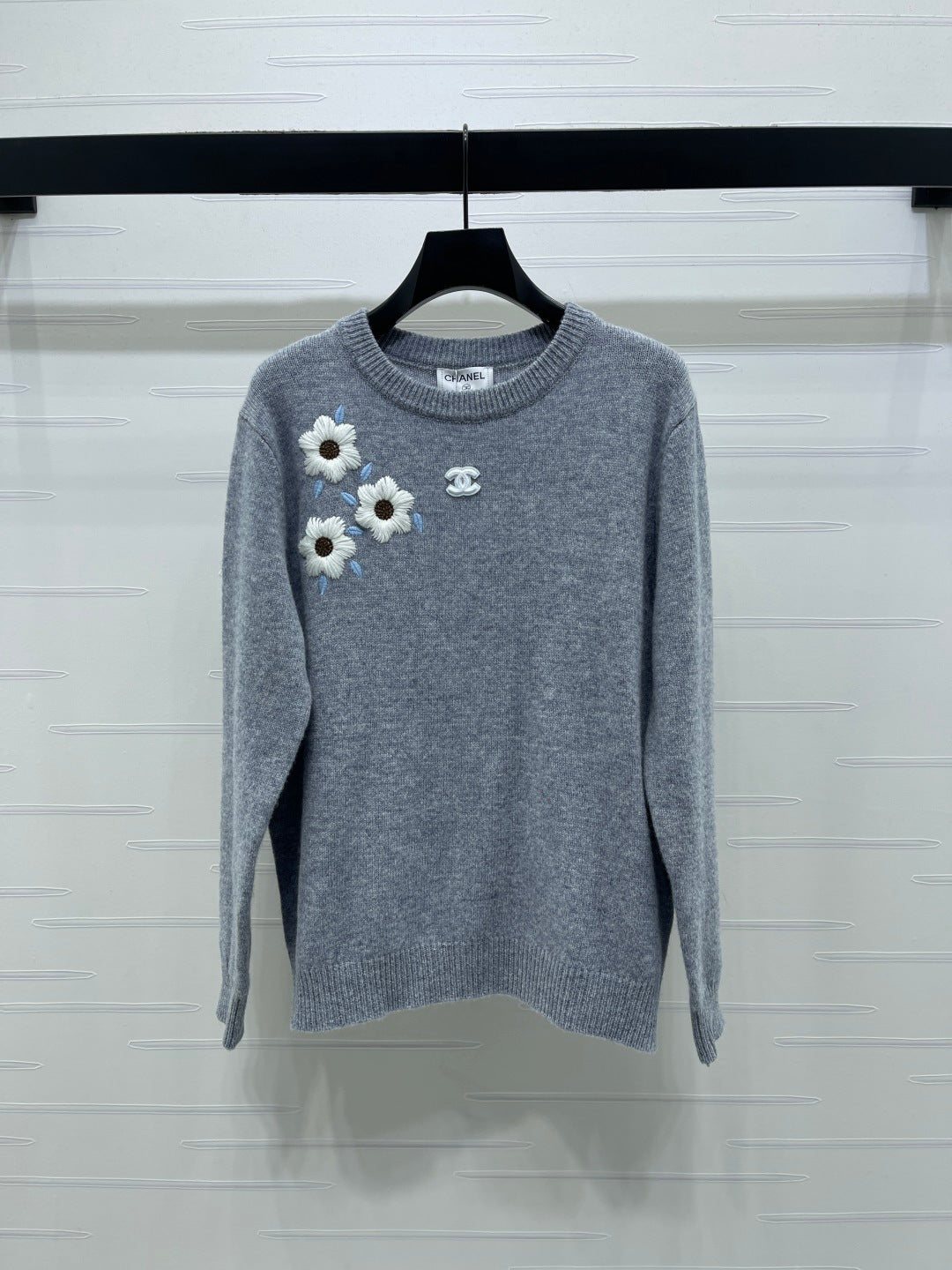 Chanel Floral Patterns Gray Sweater Embroidered 340998