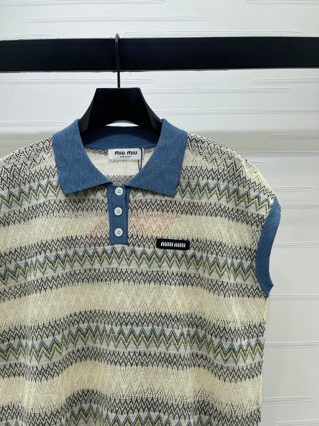 Miu Hollow Striped Collar Knit Vest Ivory Black Wool 380769
