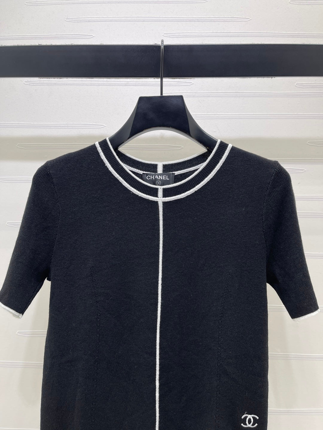 CC 26s Color-Blocked Crew Neck Knit Short-Sleeve T-Shirt Black Wool 410759