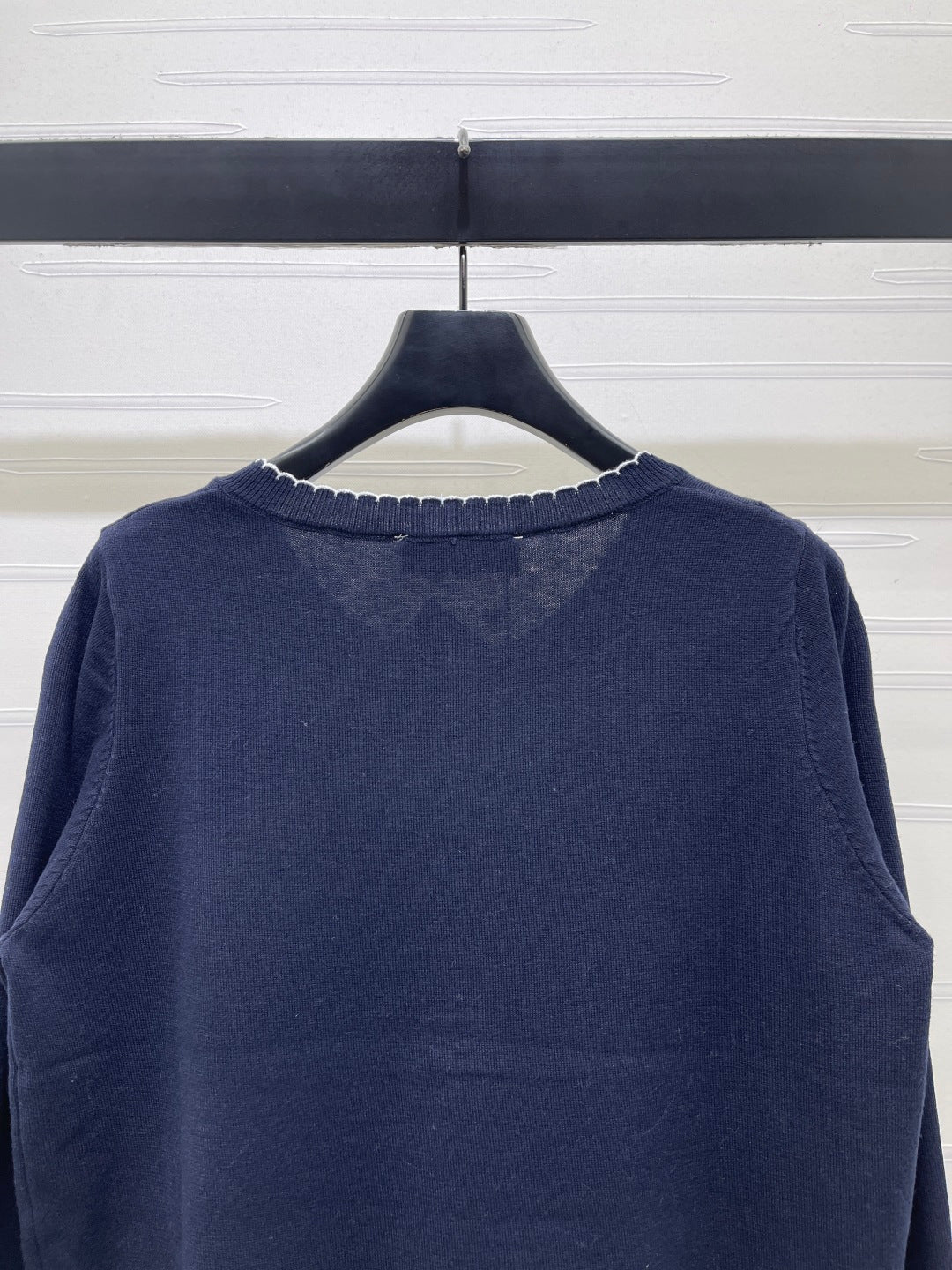 Miu 26s Round Neck Long-Sleeved Cardigan Navy Blue Wool 422011