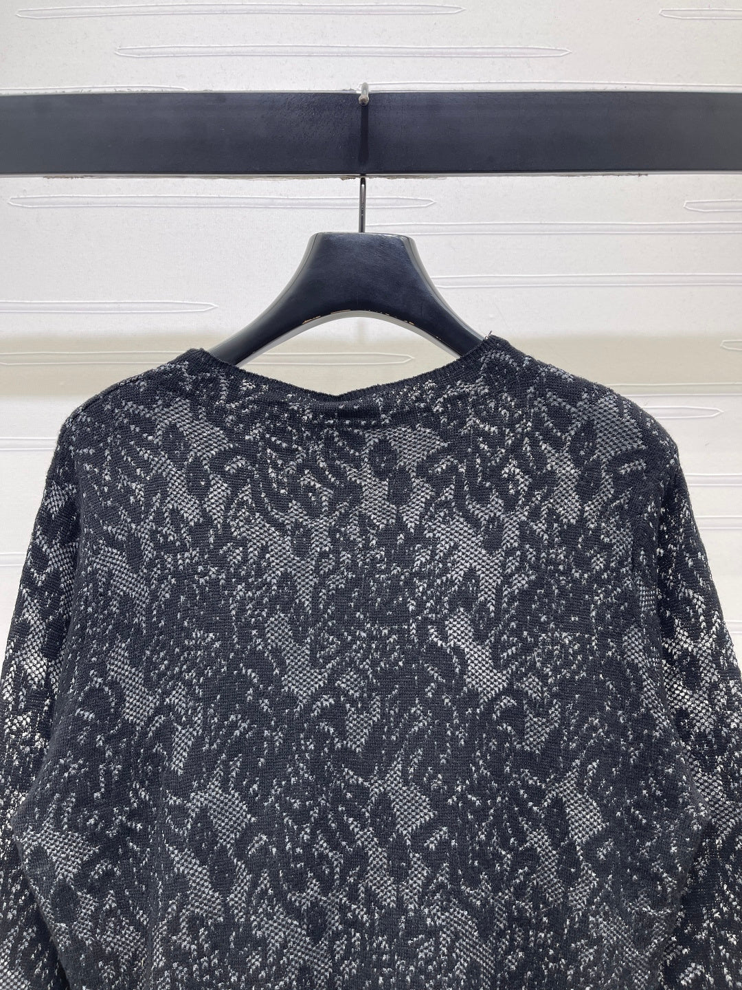 CD 26s Hollow-Out Patterned Knit Long-Sleeved Top Black Wool 424830
