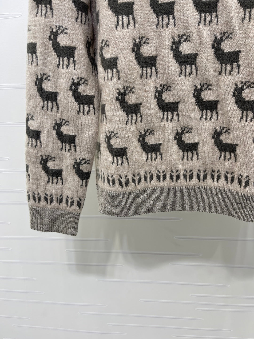 Moncler 26s Sweater Grey Deer Knit 446543