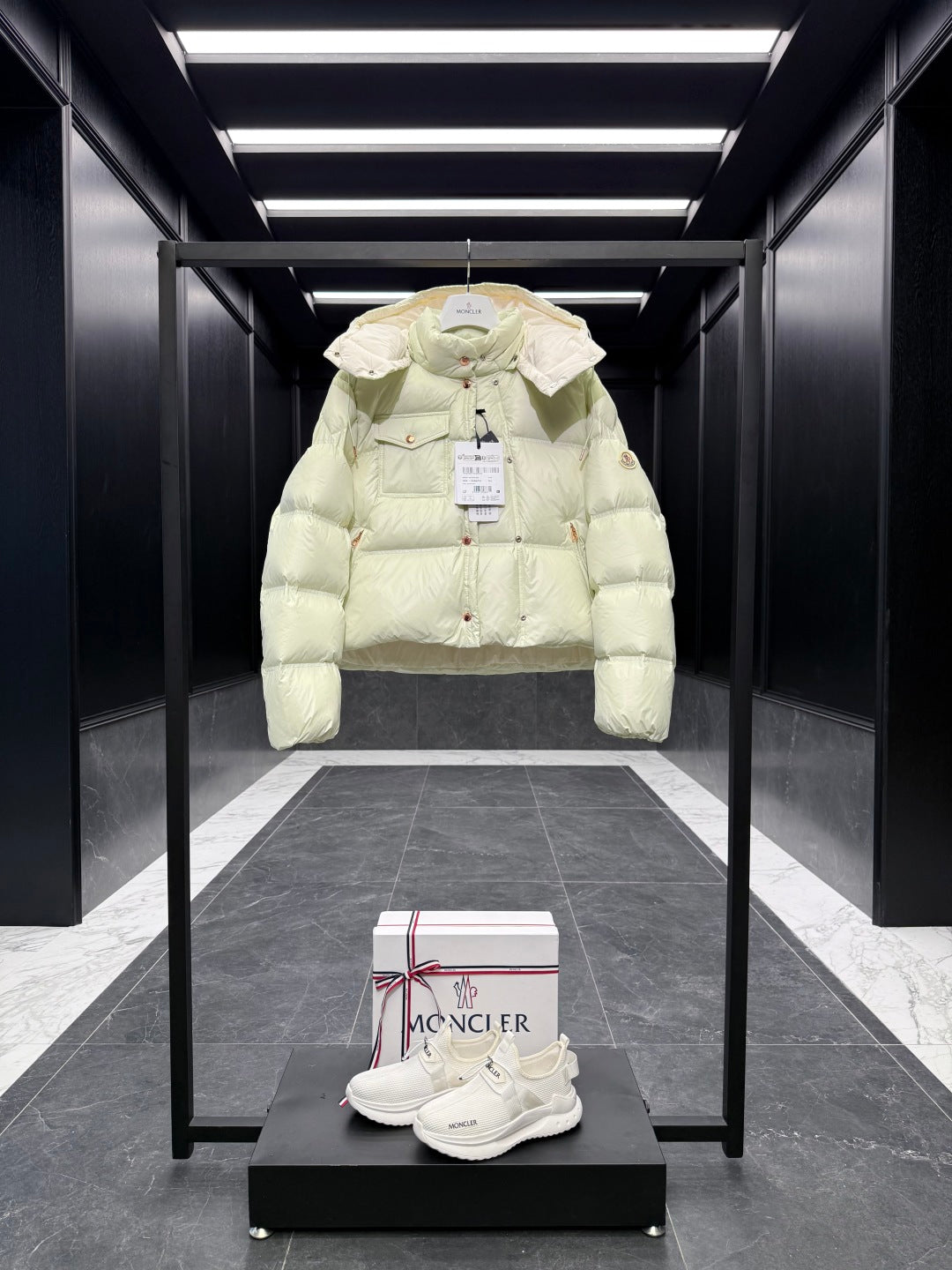 MC 2025 Short Down Jacket Light Yellow Green Polyester