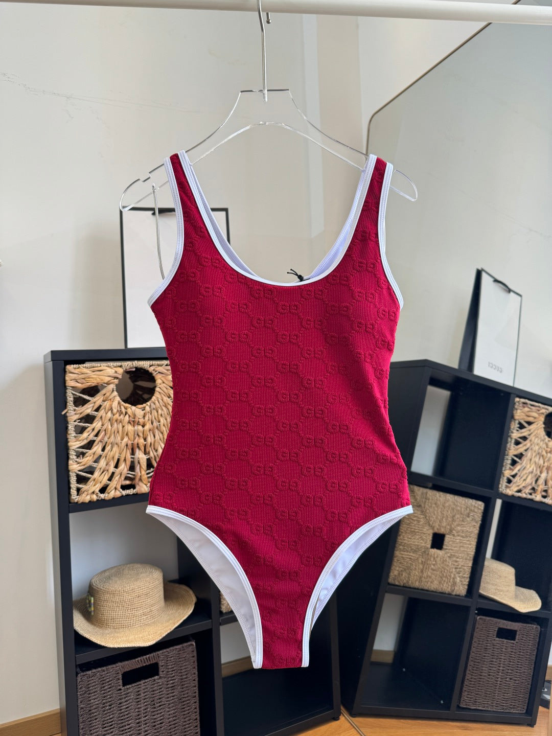 Gucci 26s One-Piece Red Cotton 184233