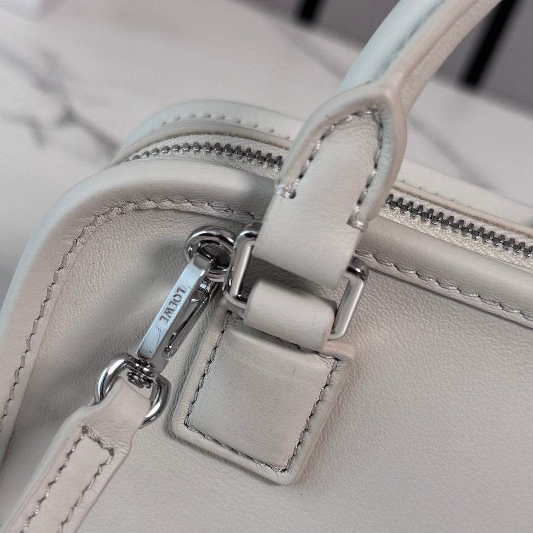 Loewe 2026 Amazona 180 Bag 20cm White Soft Calfskin 289380