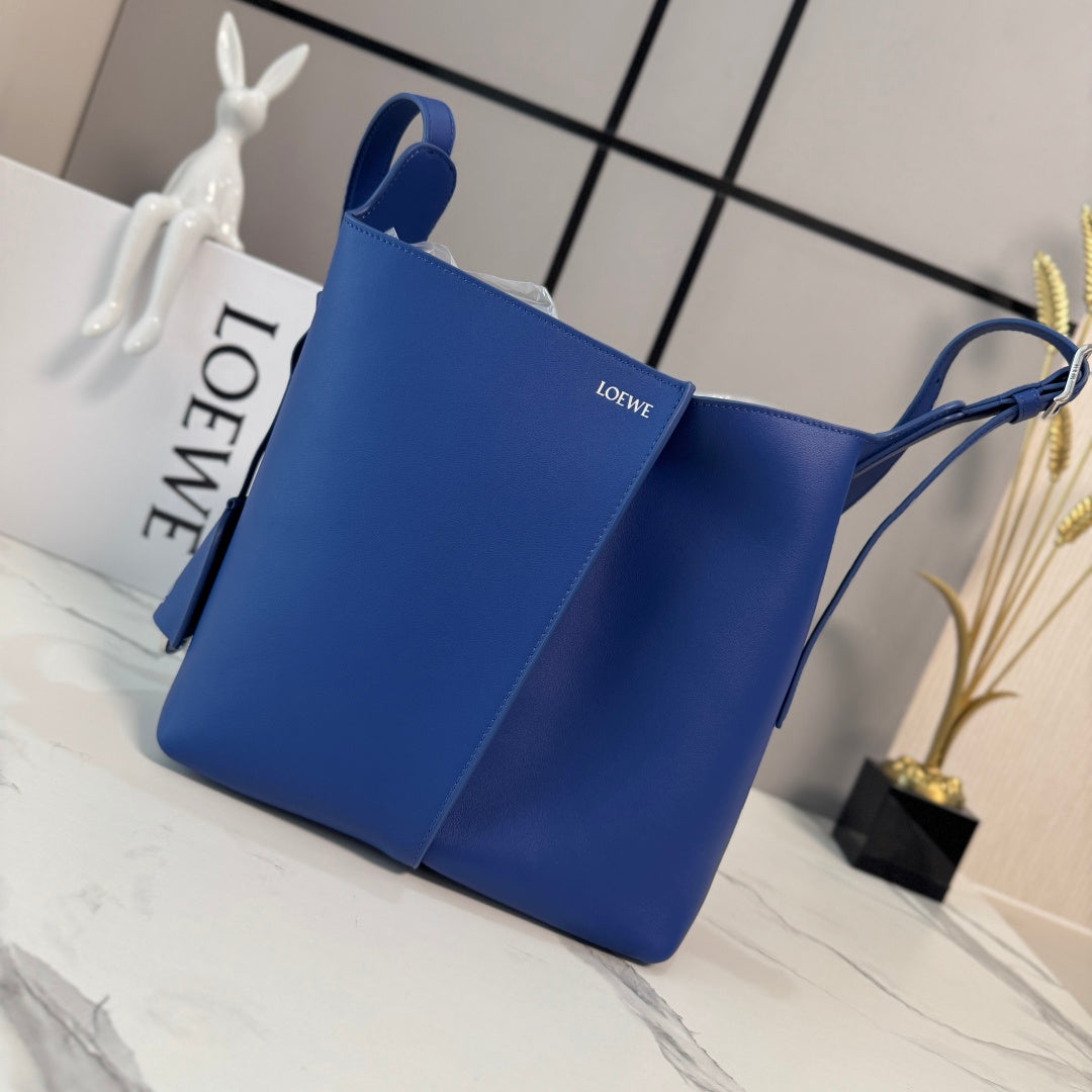 Loewe Medium Bilbao Bucket Blue Smooth Calfskin 289318