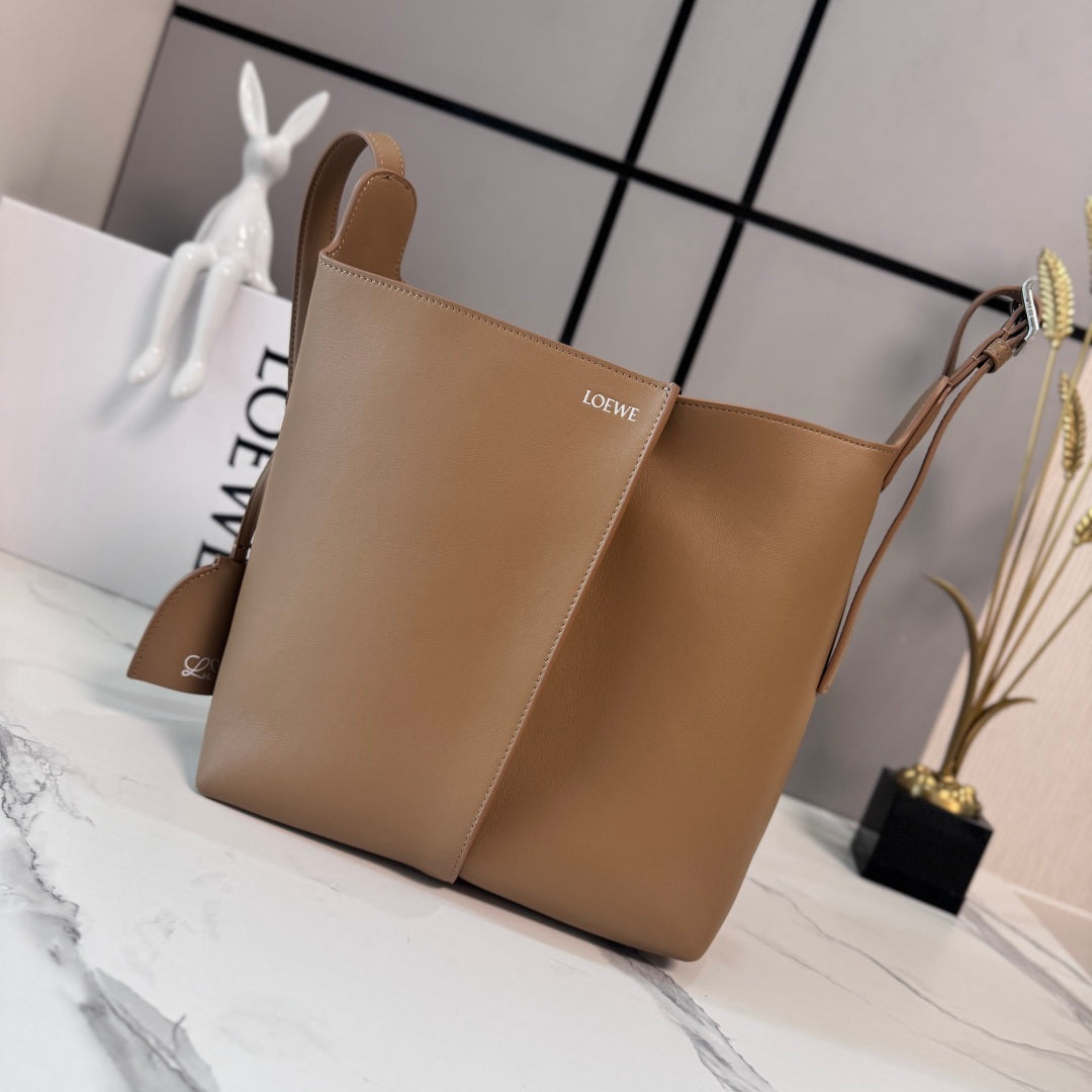 Loewe Large Bilbao Bucket Brown Smooth Calfskin 289322