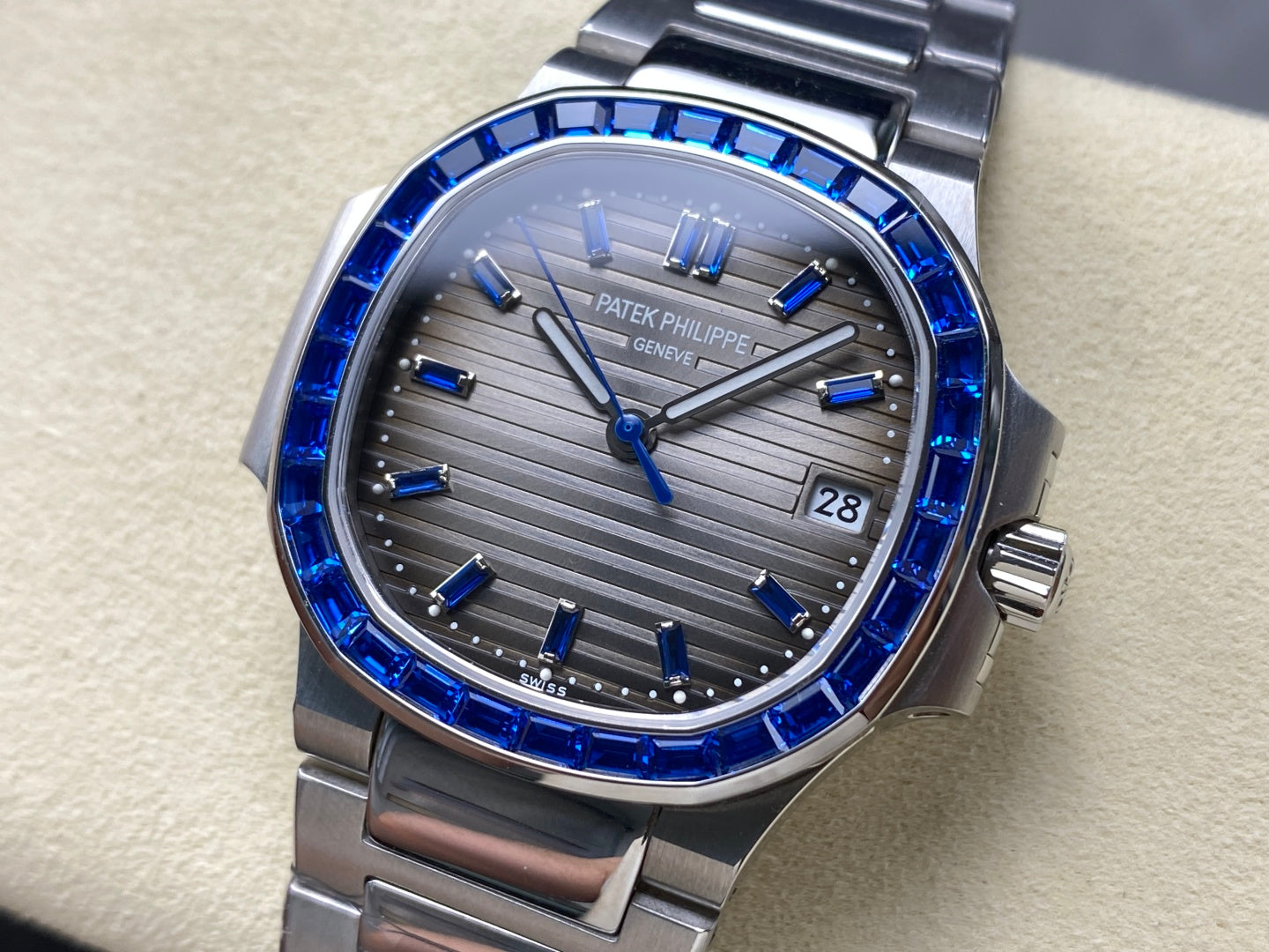 PATEK Nautilus 35.2mm Silver Black Dial
